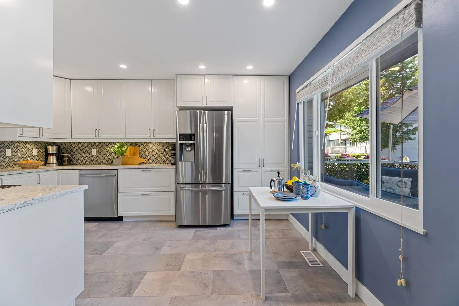 573 Carlsen Place