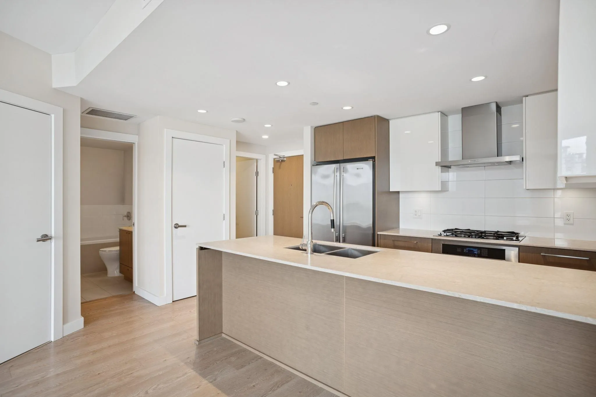 1706 1618 Quebec Street