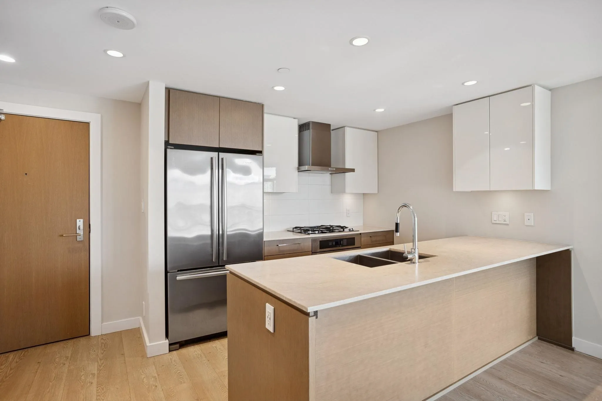 1706 1618 Quebec Street