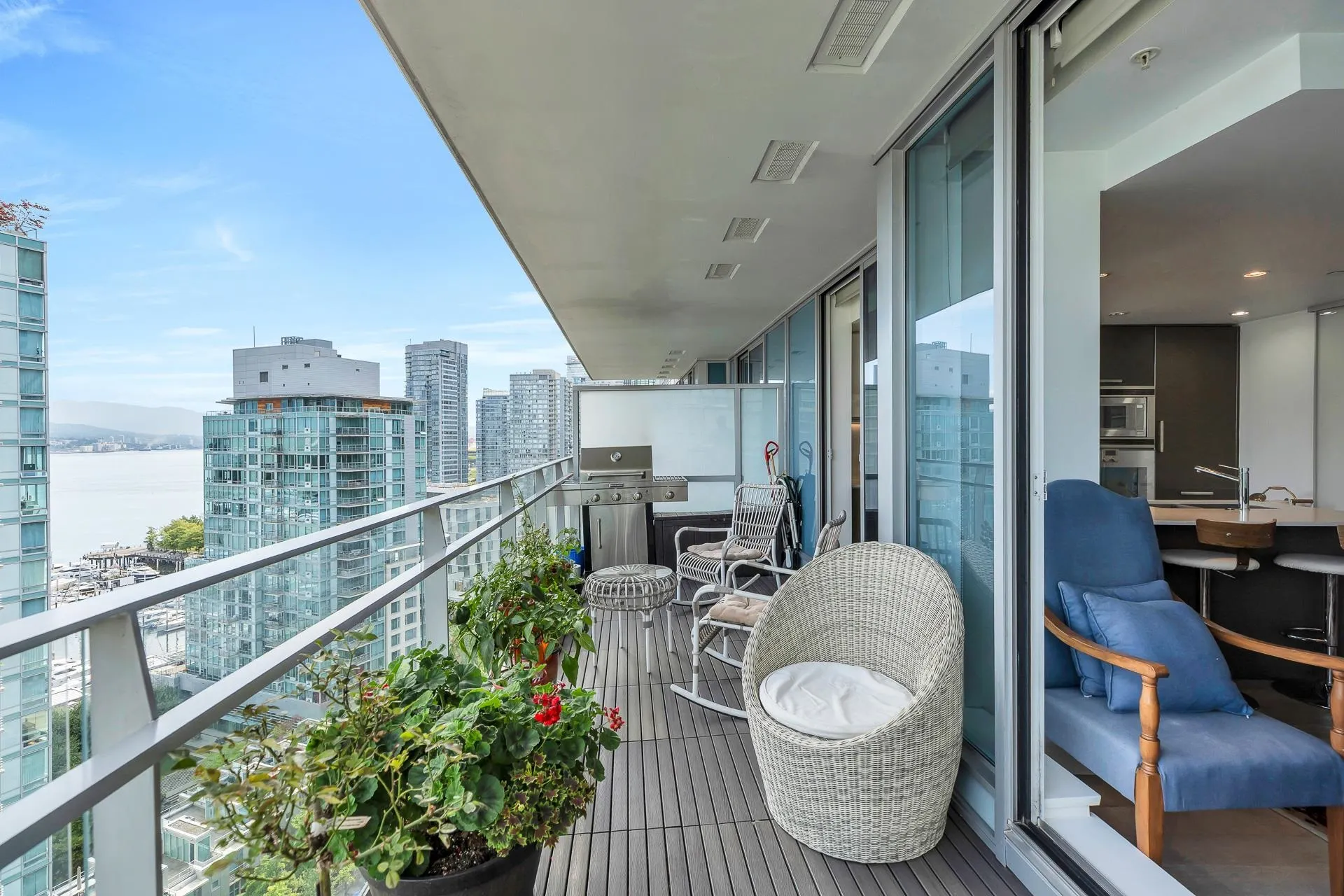 1601 1499 W Pender Street