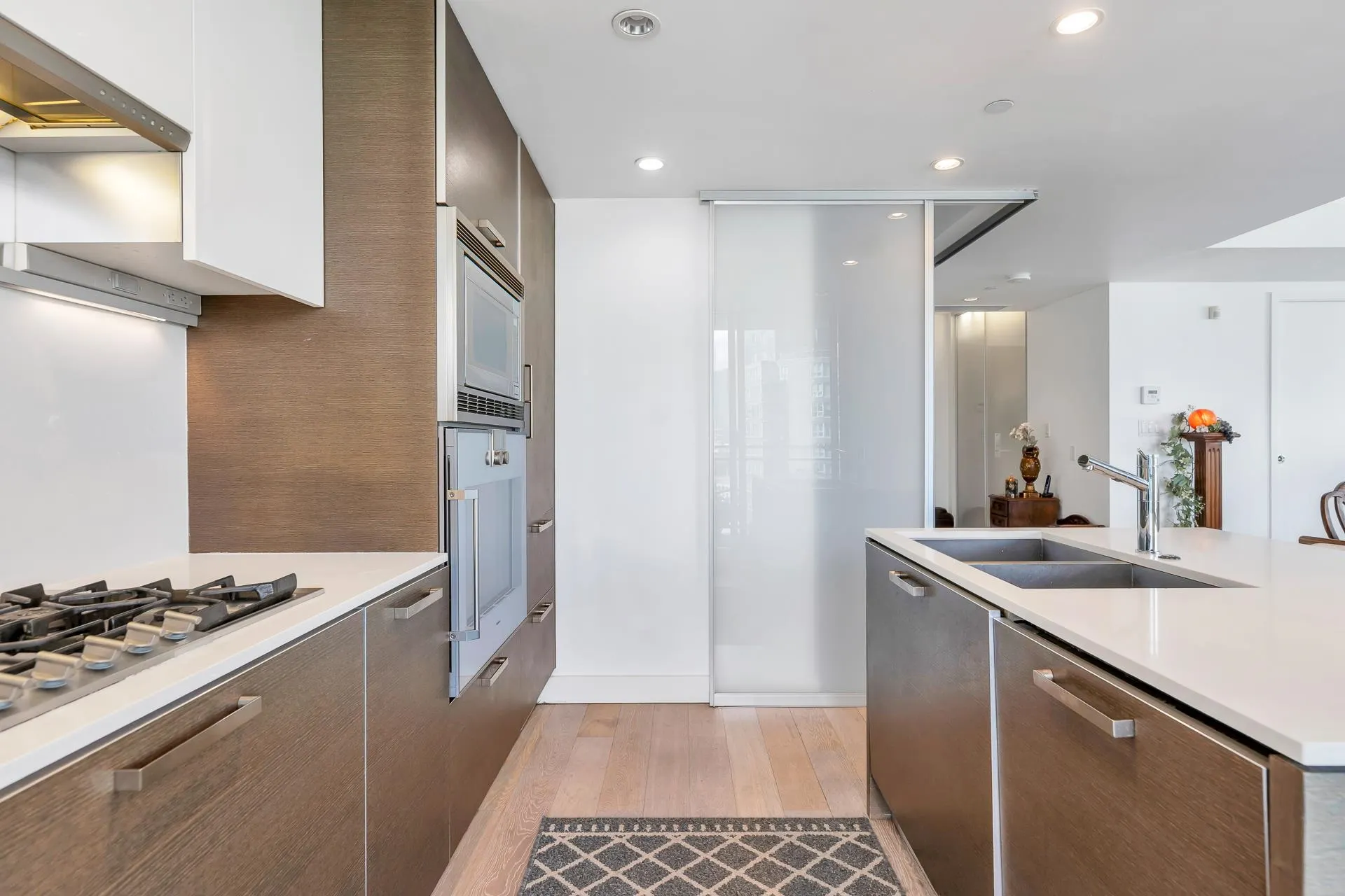 1601 1499 W Pender Street