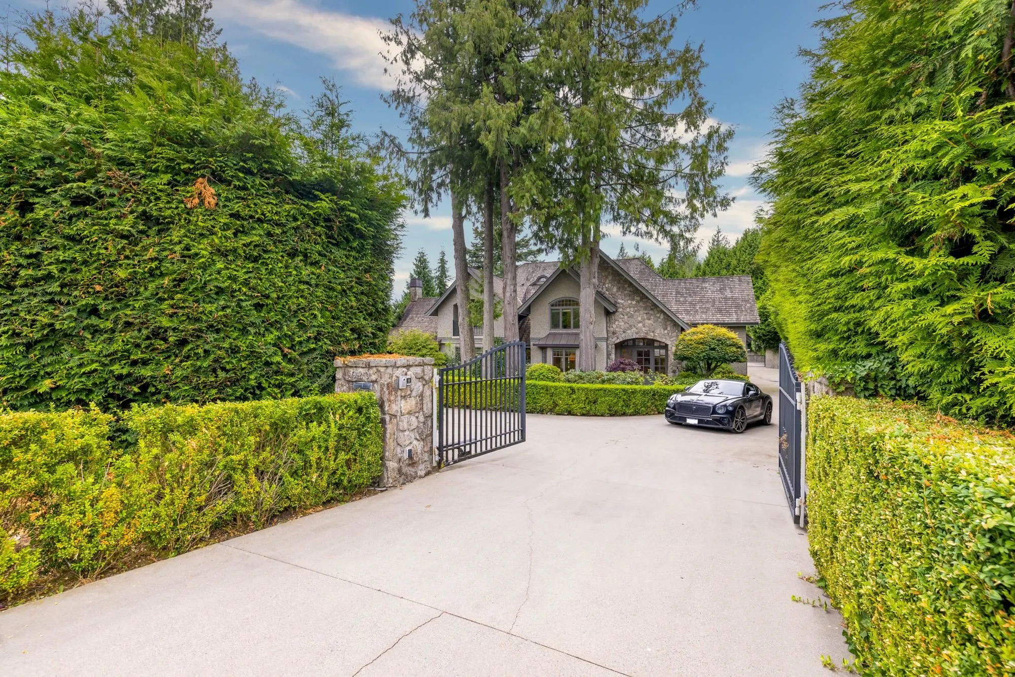 920 Pyrford Road
