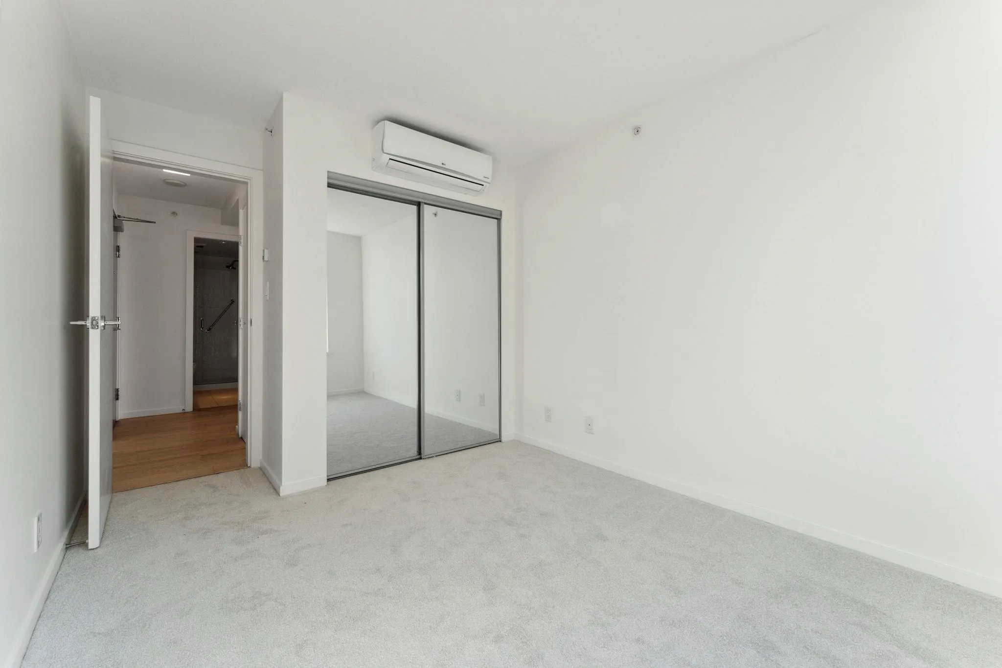 713 7988 Ackroyd Road