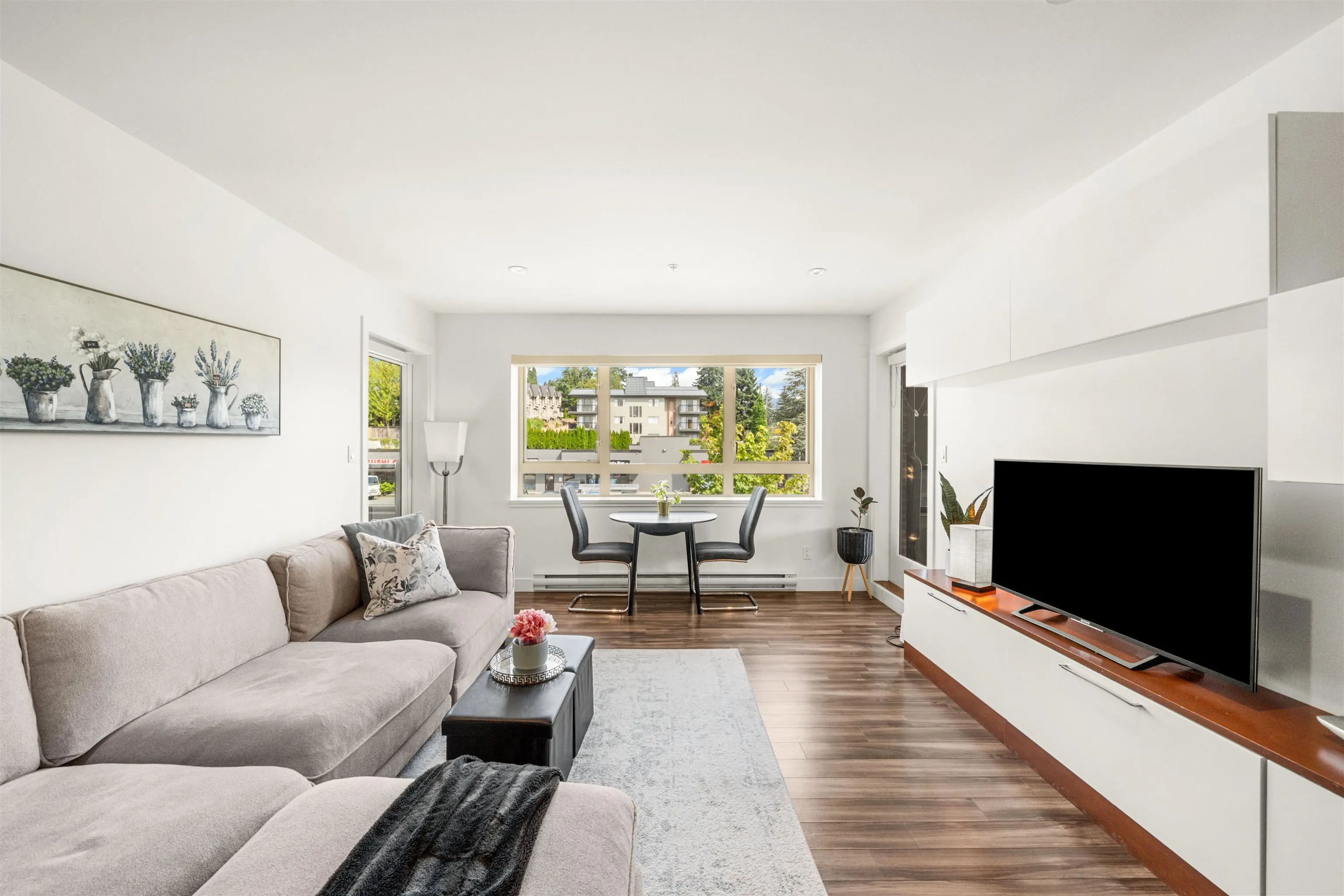 201 5688 Hastings Street