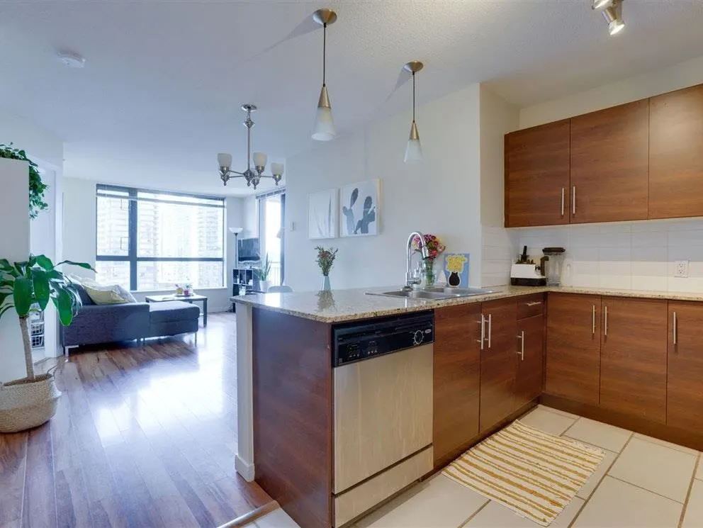 504 814 Royal Avenue