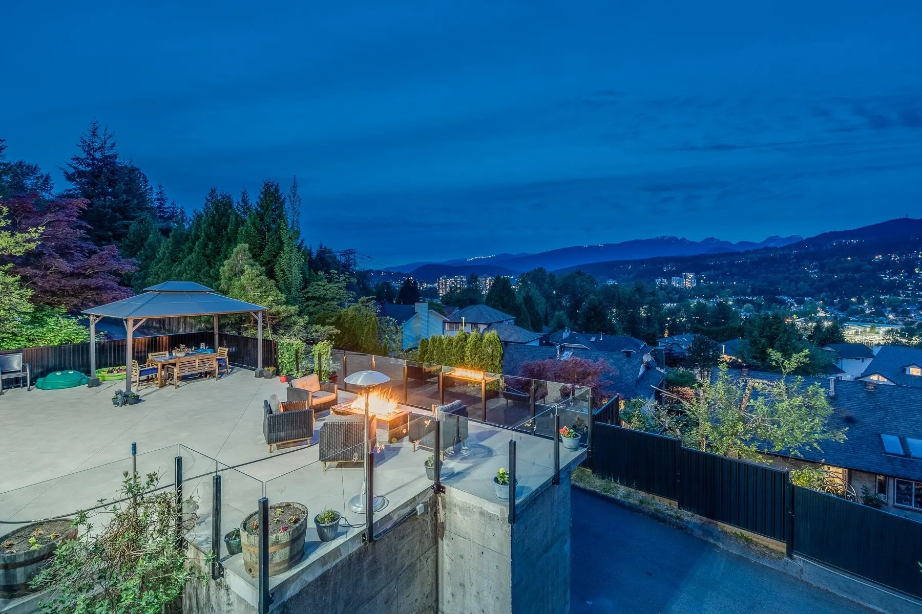 3187 Mariner Way