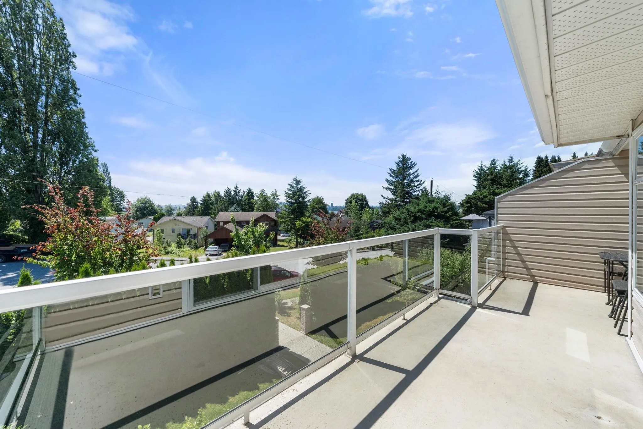 2 460 W 6th Street
