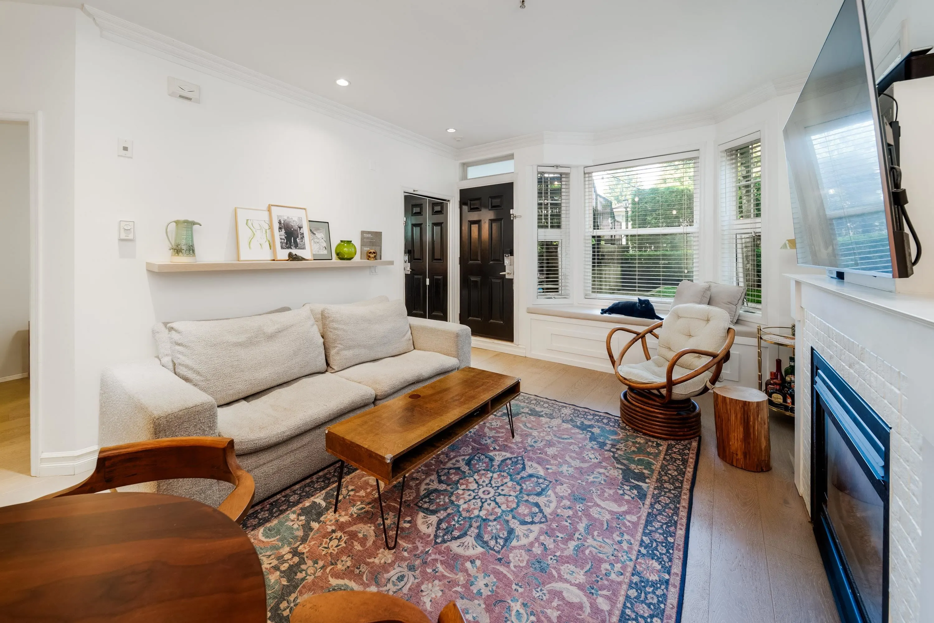 966 W 16th Avenue