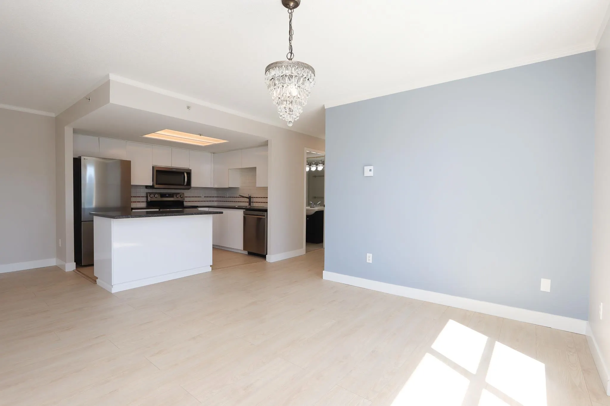 605 1255 Main Street