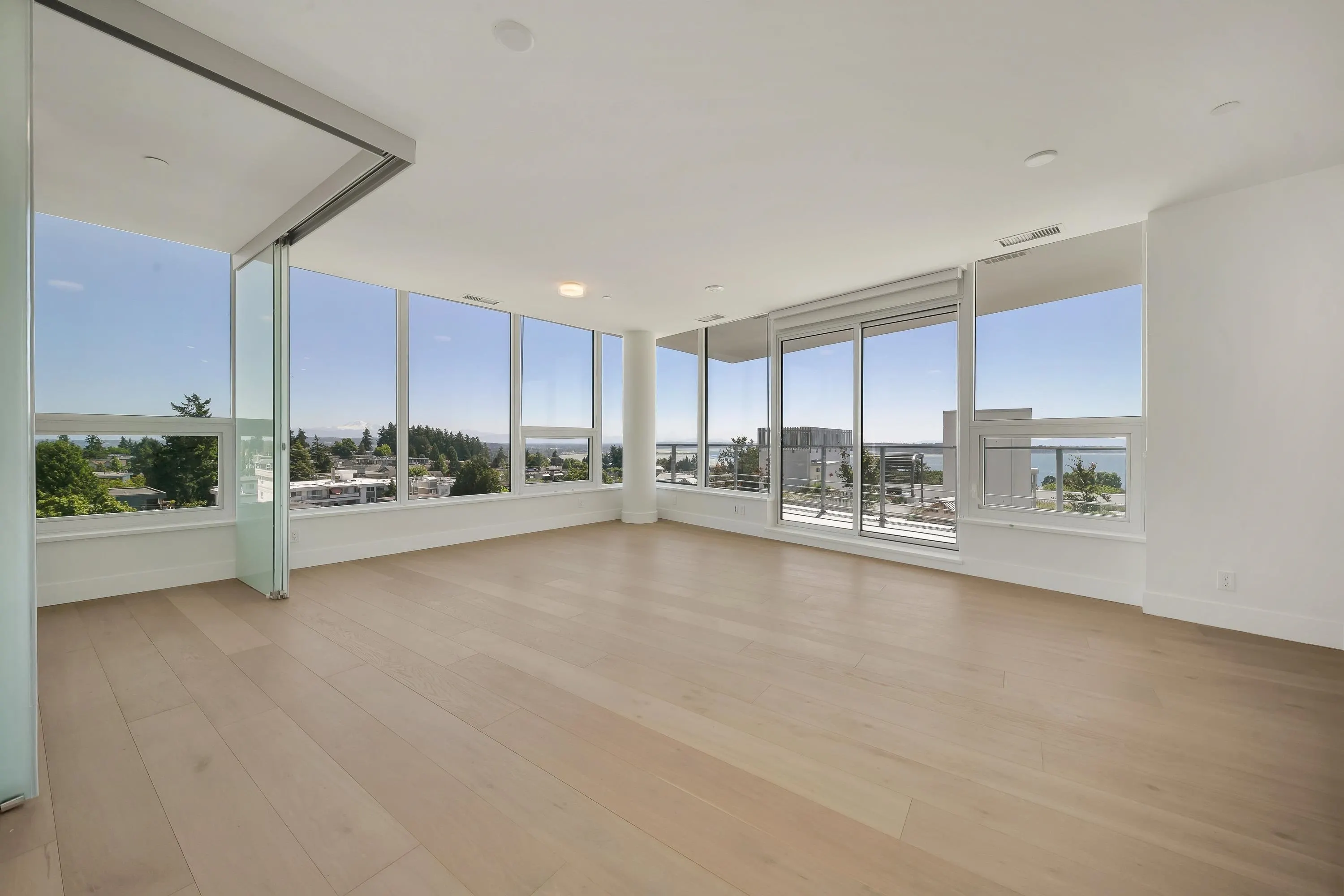 604 1342 Johnston Road