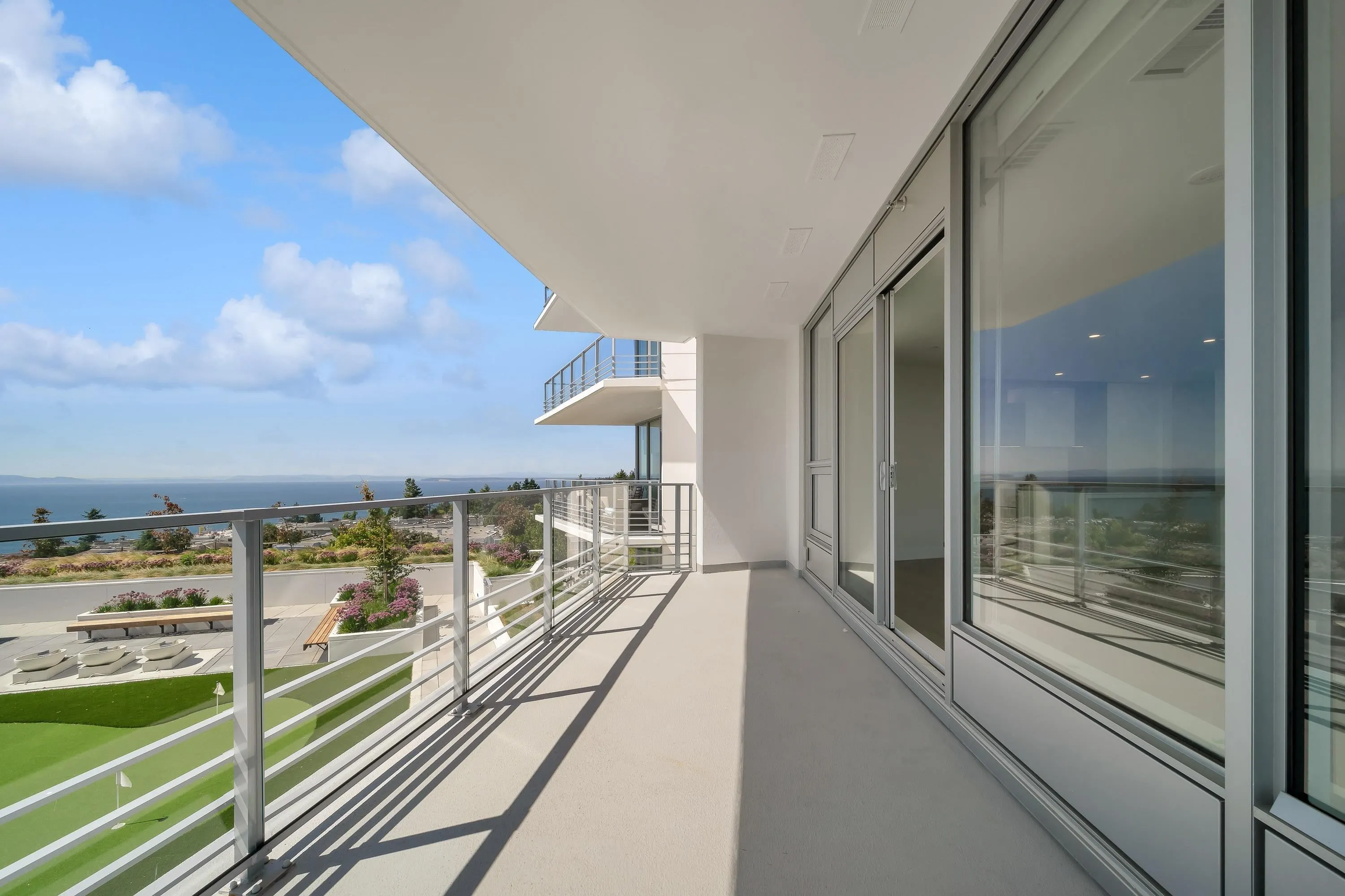 604 1342 Johnston Road