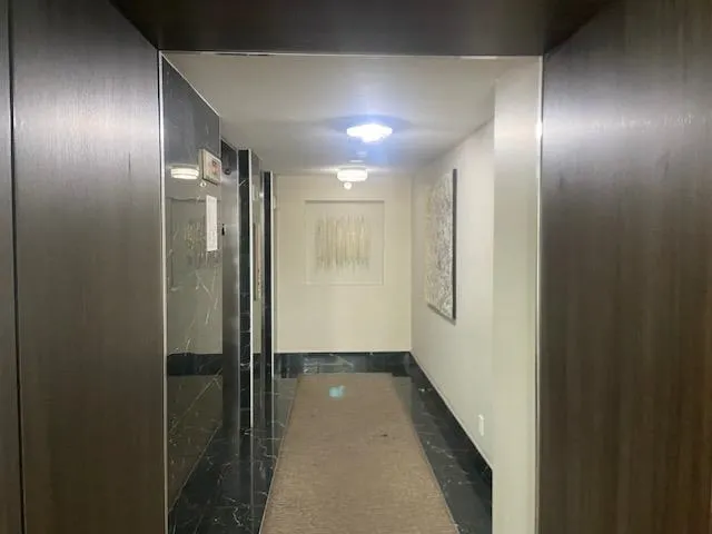 1706 8288 Granville Avenue