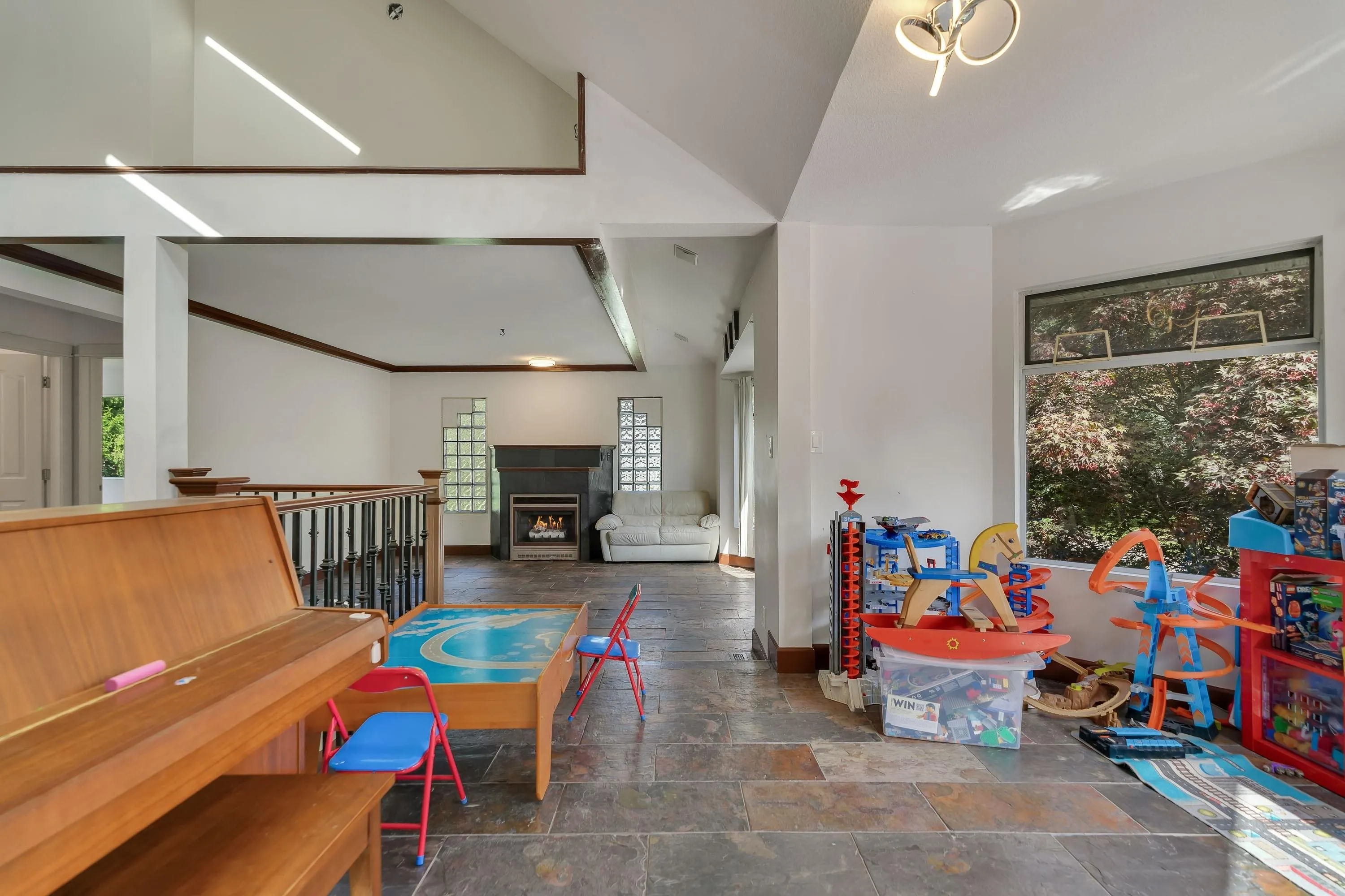 15227 Sheridan Drive