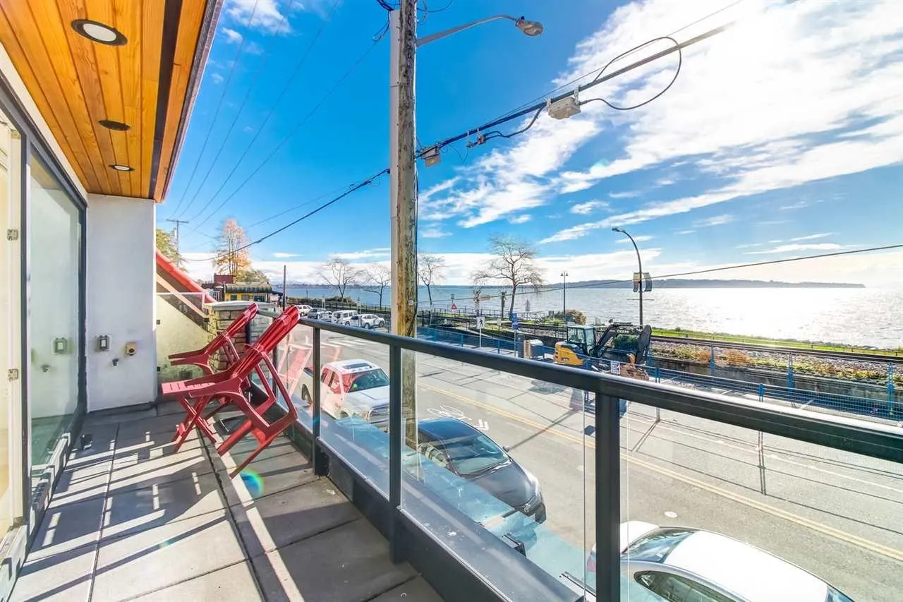204 15581 Marine Drive