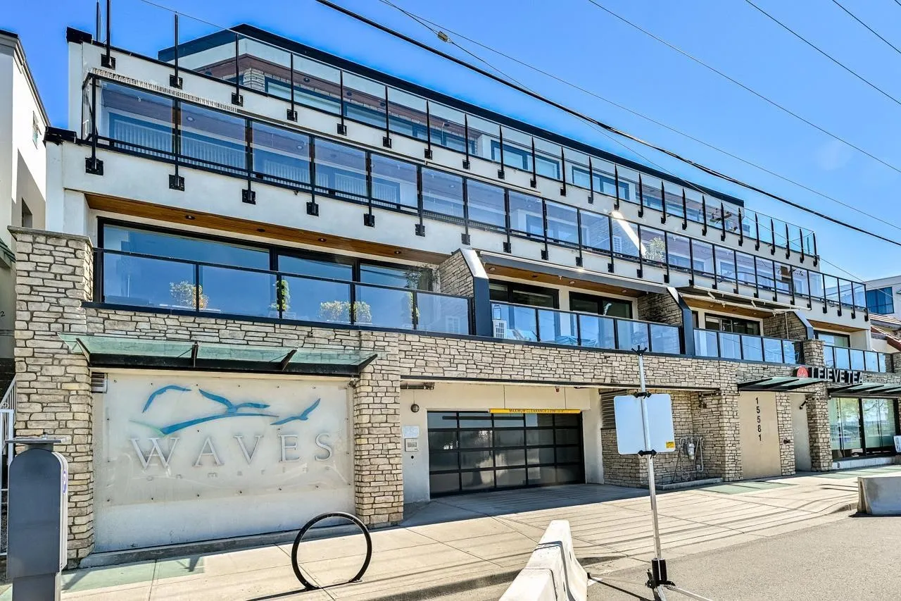 204 15581 Marine Drive