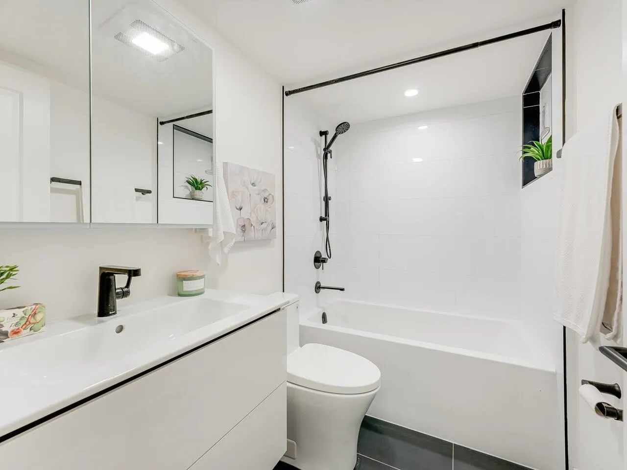 204 2181 W 12th Avenue