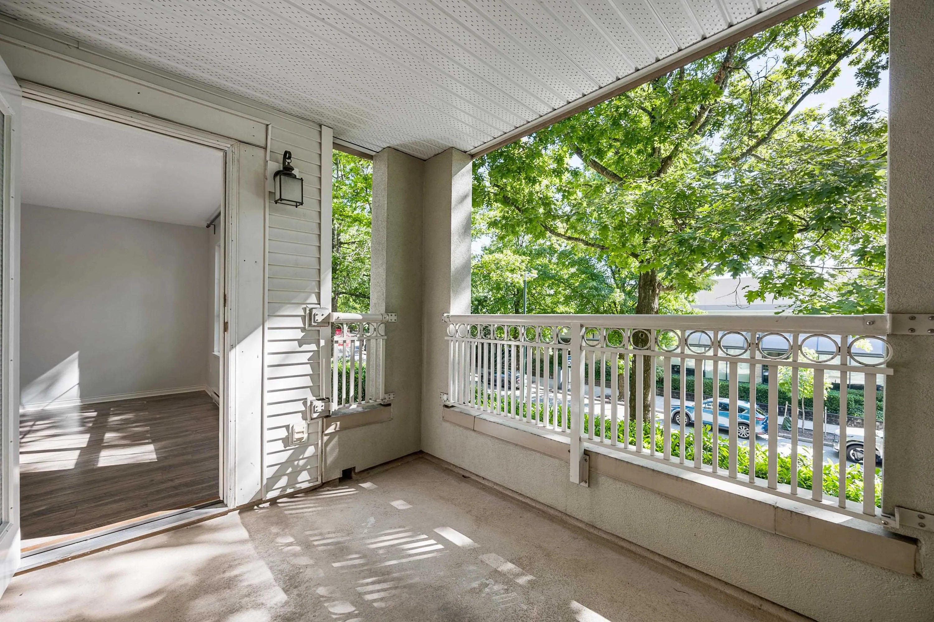206 2990 Princess Crescent