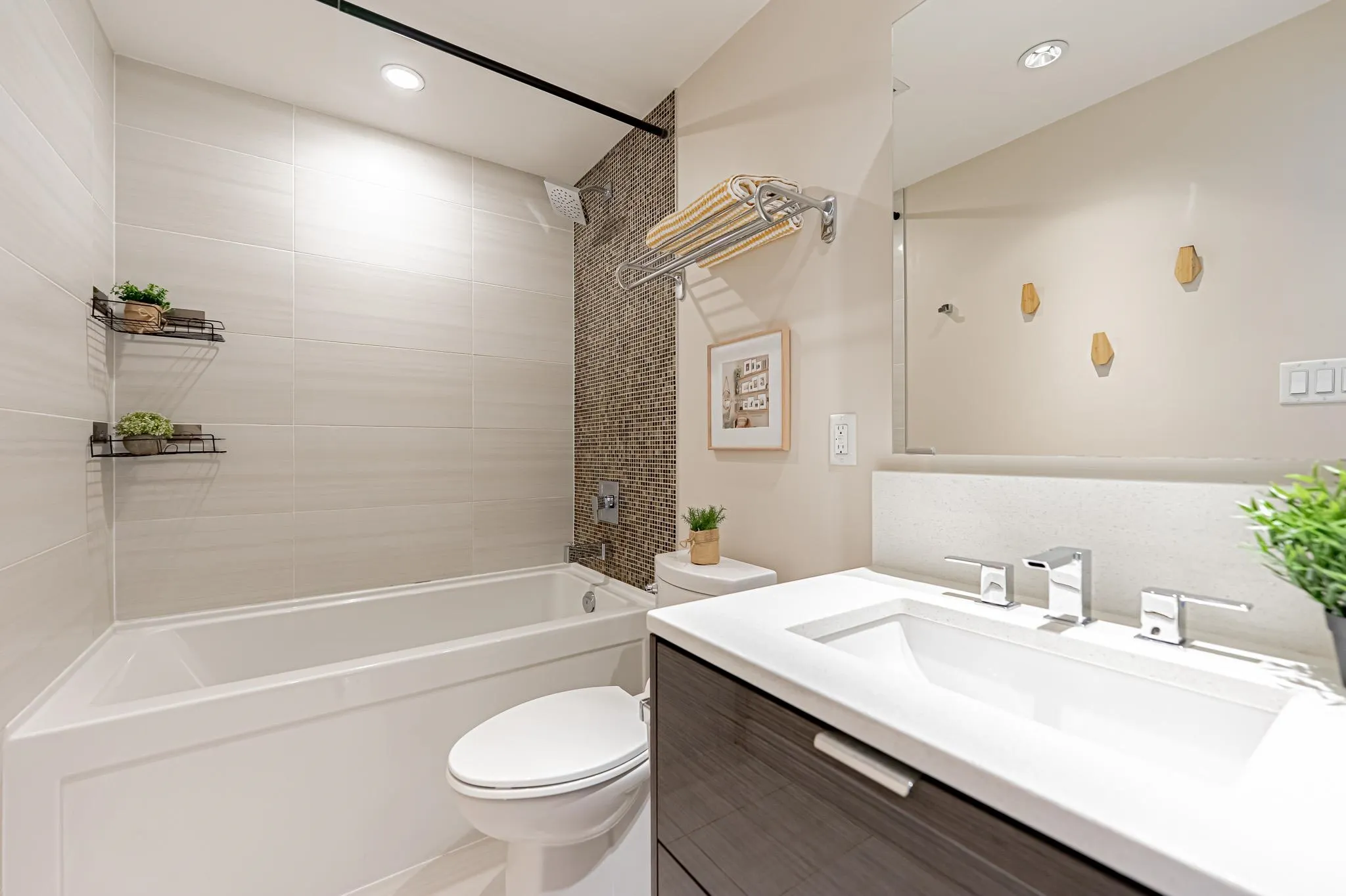 626 1777 W 7th Avenue