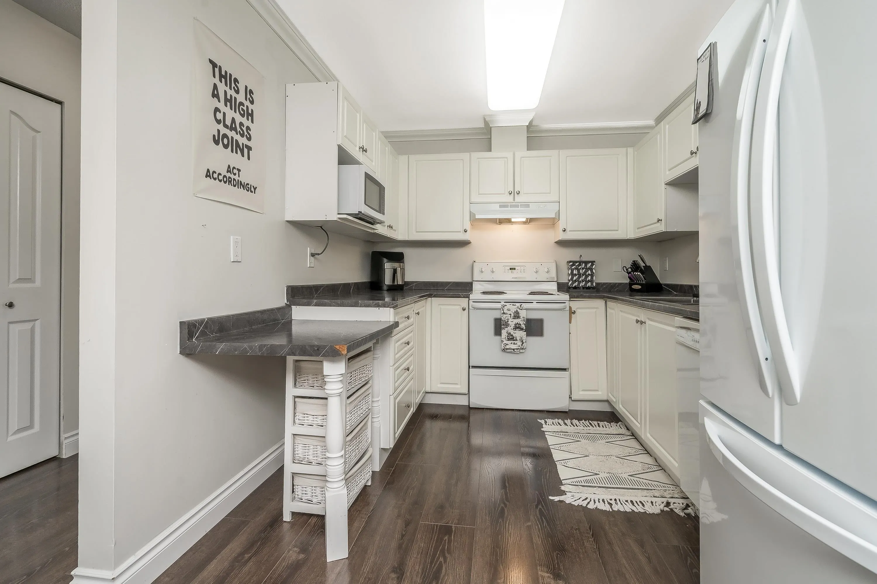 49 5670 208 Street