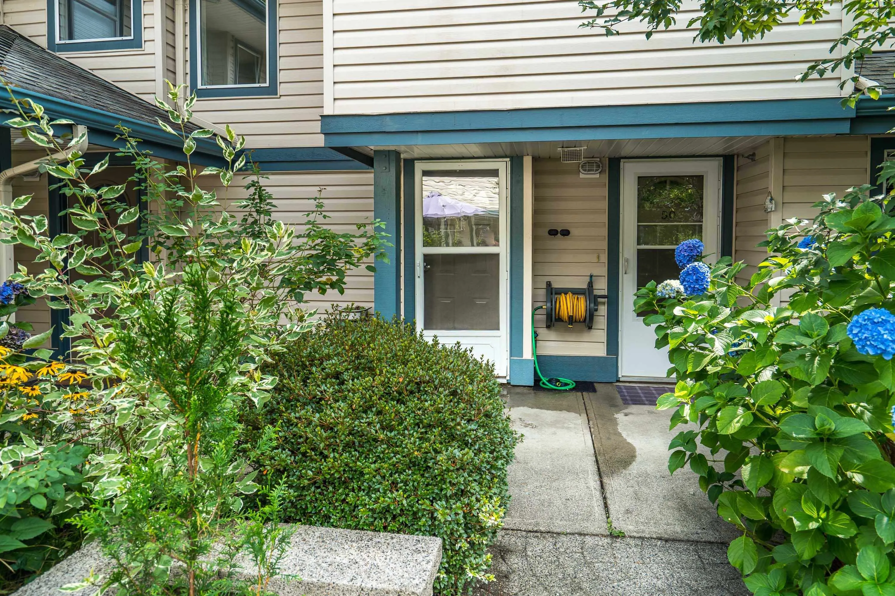 49 5670 208 Street