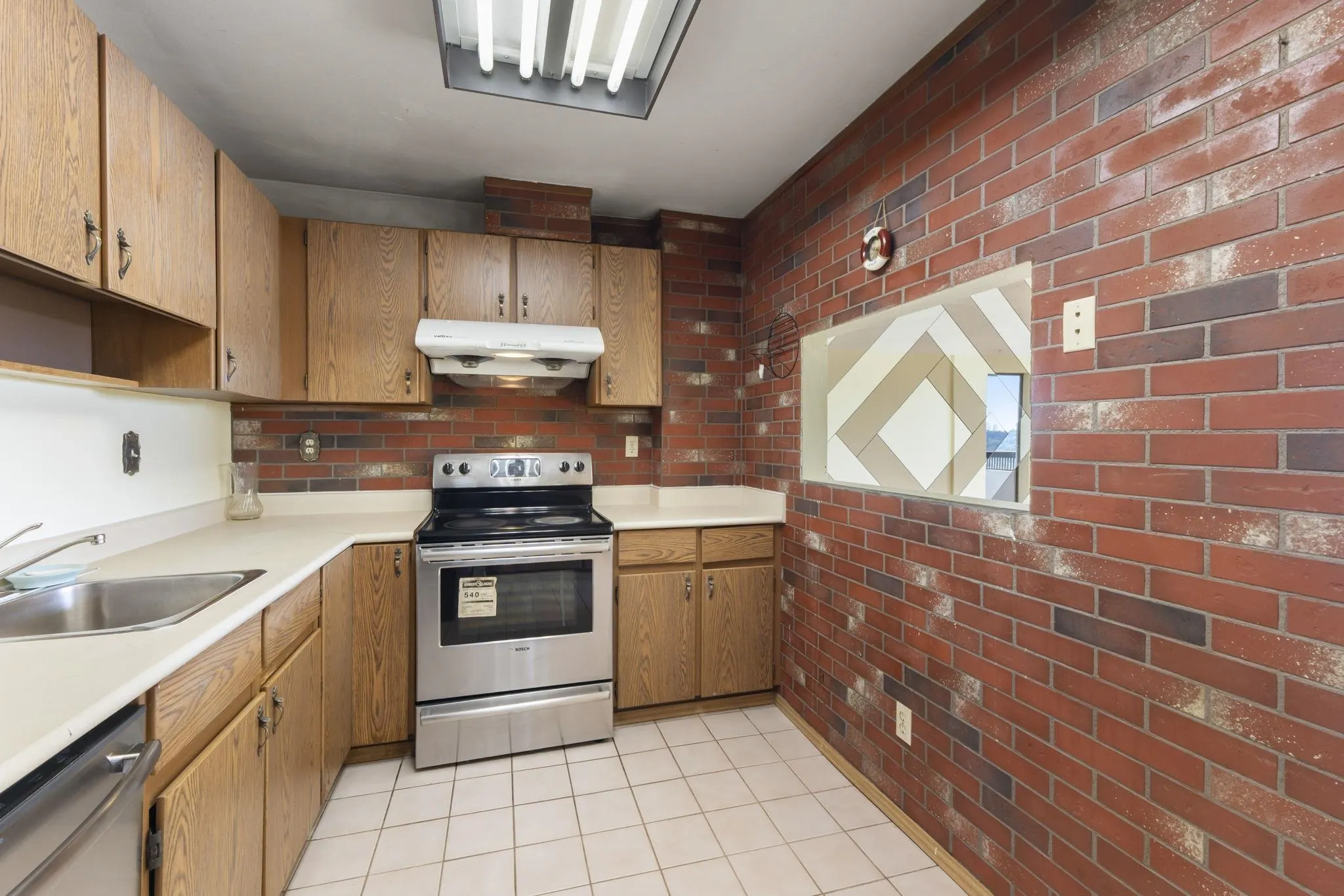 1702 9280 Salish Court
