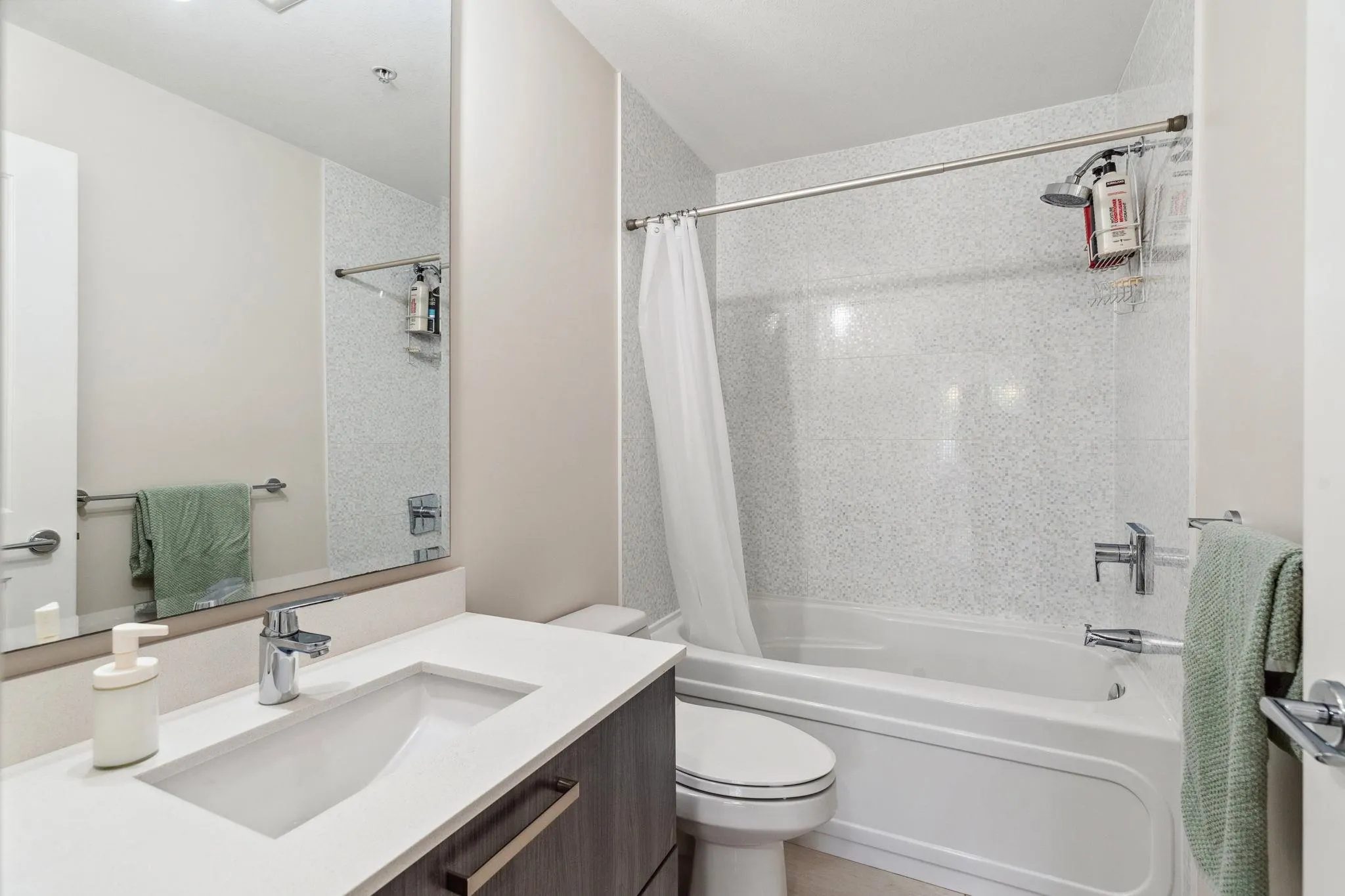 501 160 Shoreline Circle