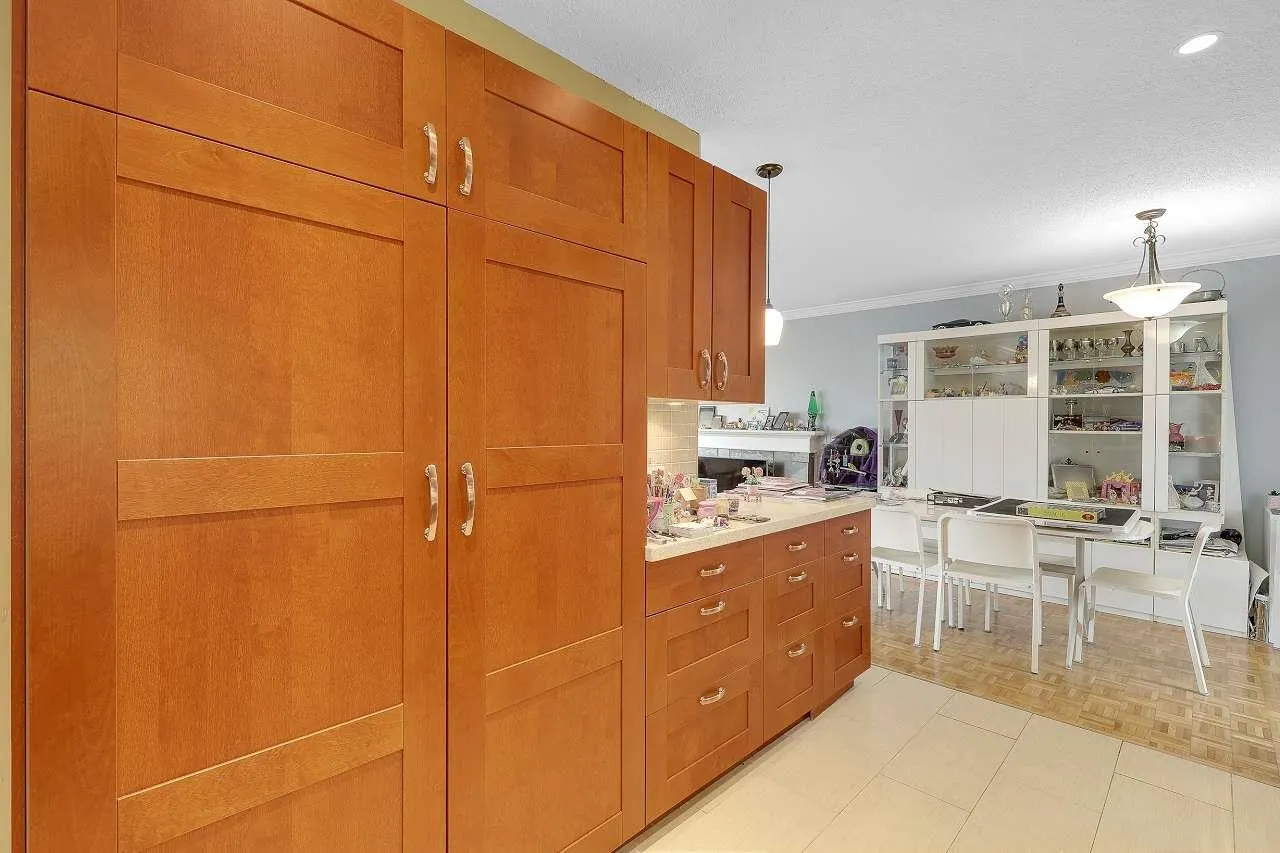 10950 Oriole Drive