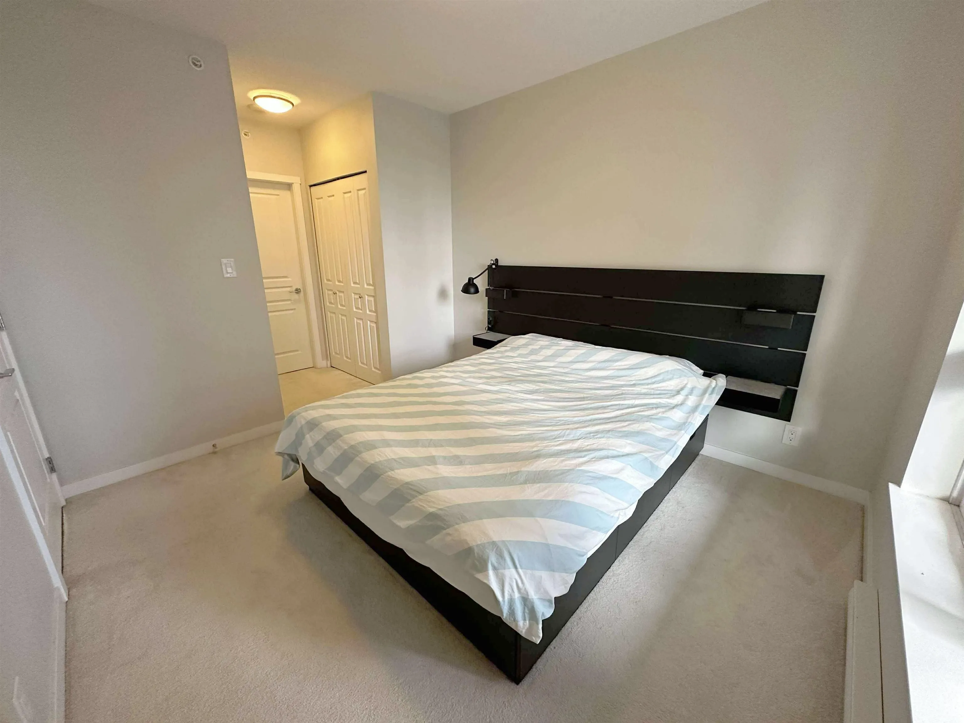 606 3093 Windsor Gate