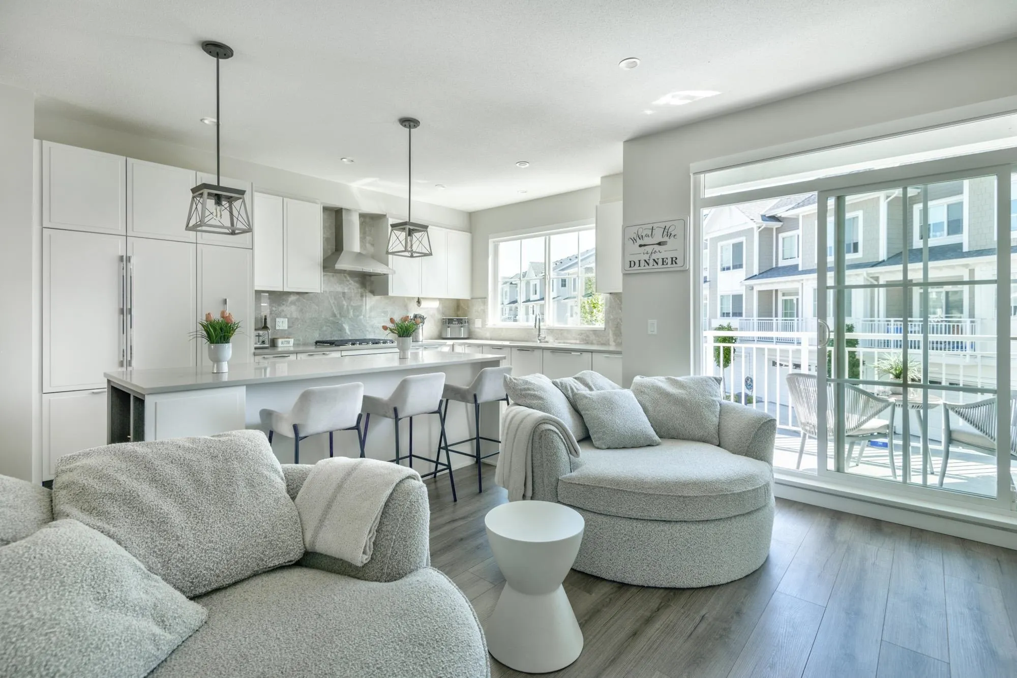9 5311 Admiral Way