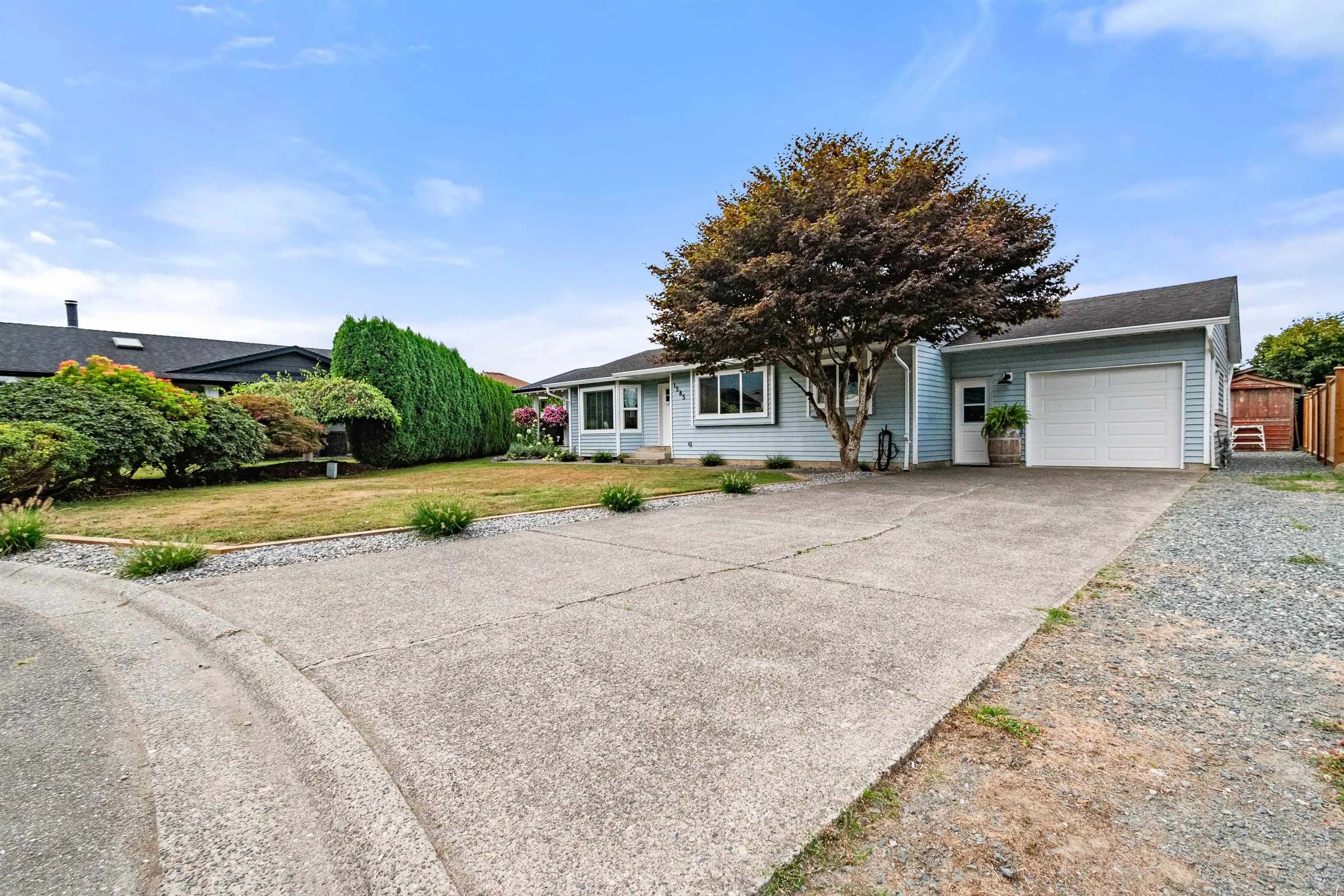 1585 Alder Place