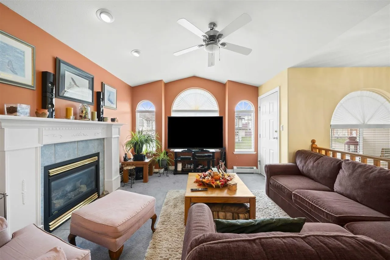 31533 Homestead Crescent