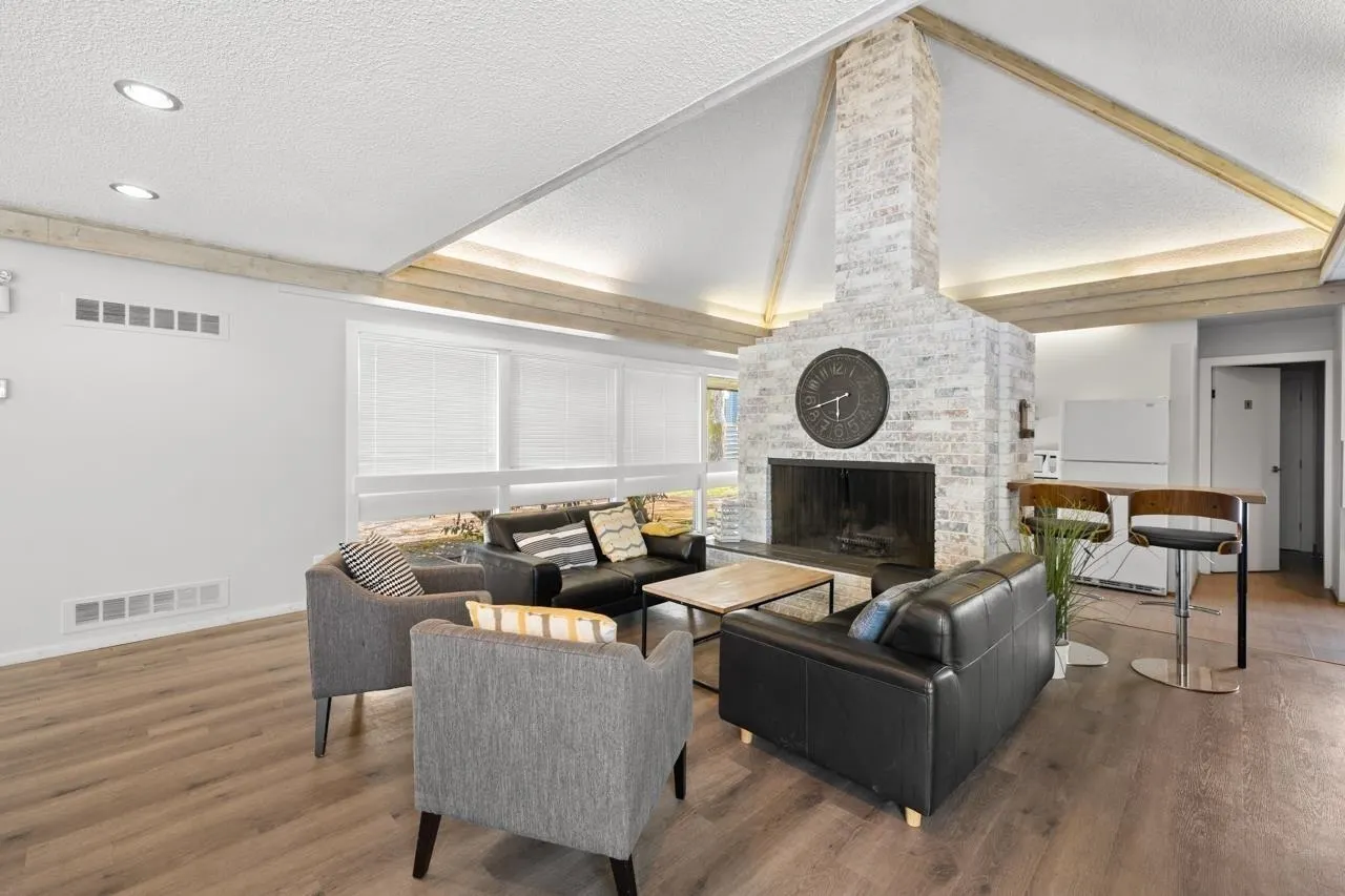 119 3031 Williams Road