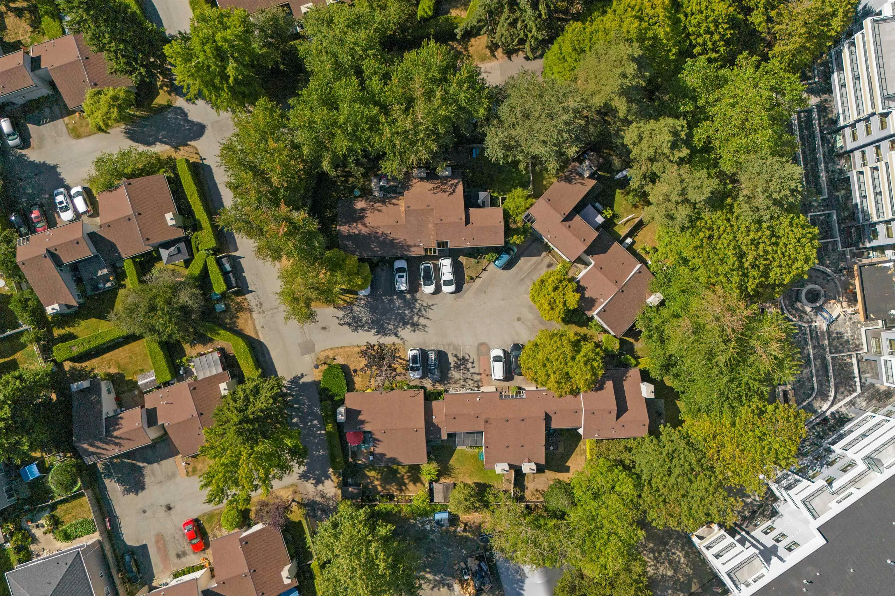 6233 E Greenside Drive