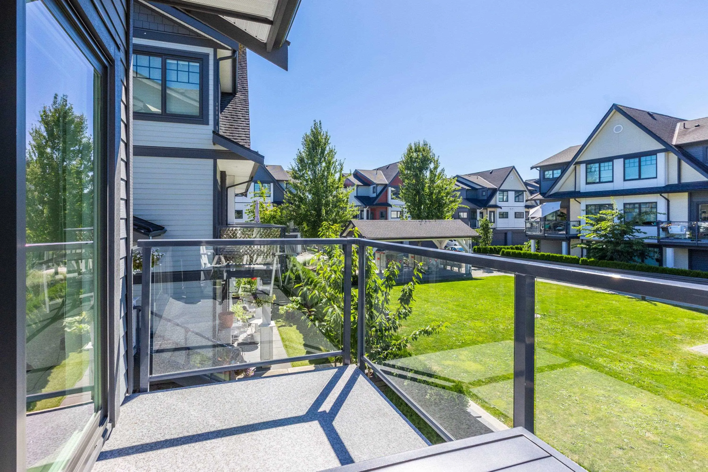 50 19451 Sutton Avenue