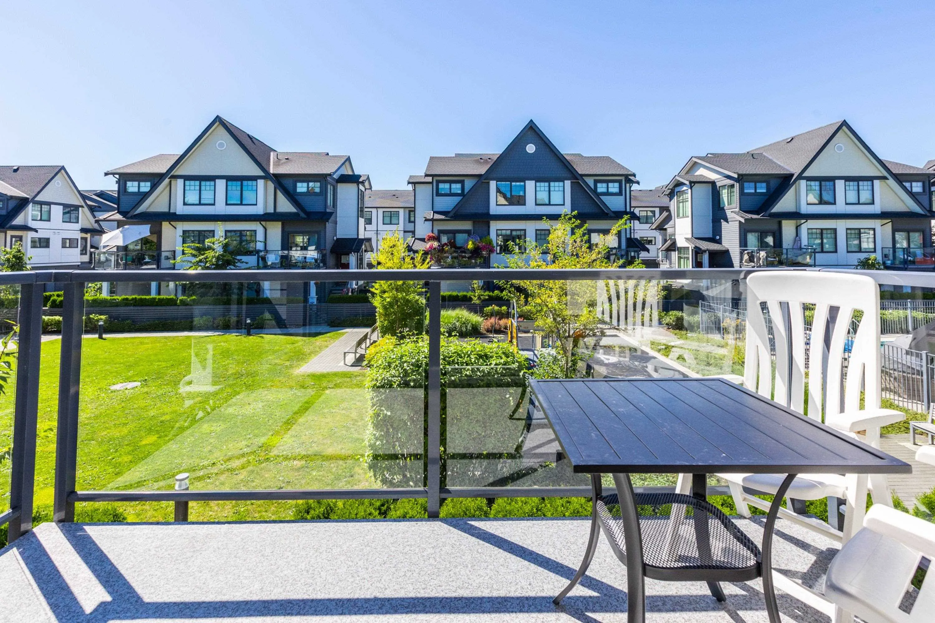 50 19451 Sutton Avenue