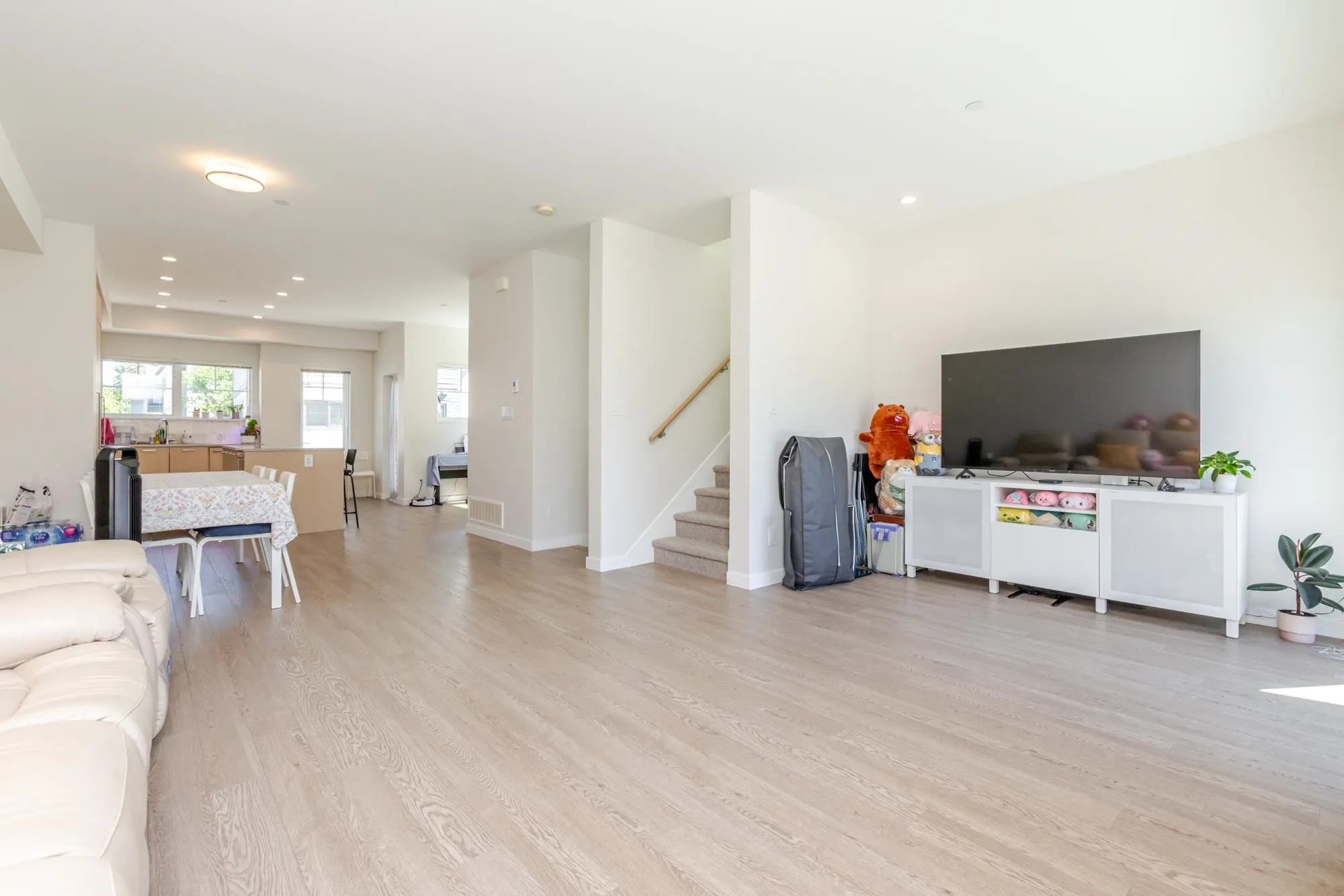 50 19451 Sutton Avenue