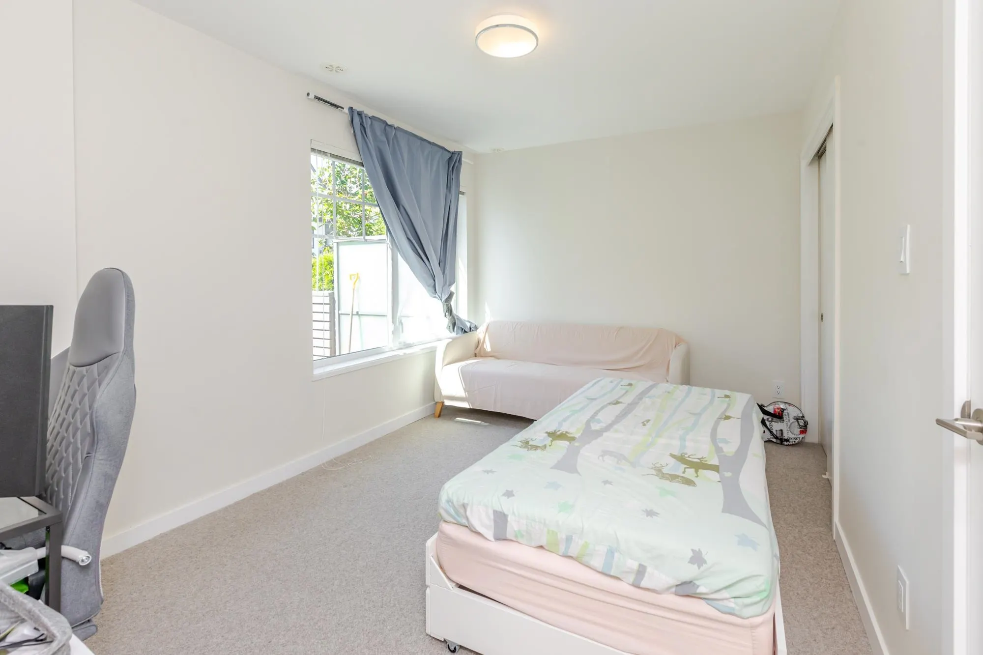 50 19451 Sutton Avenue