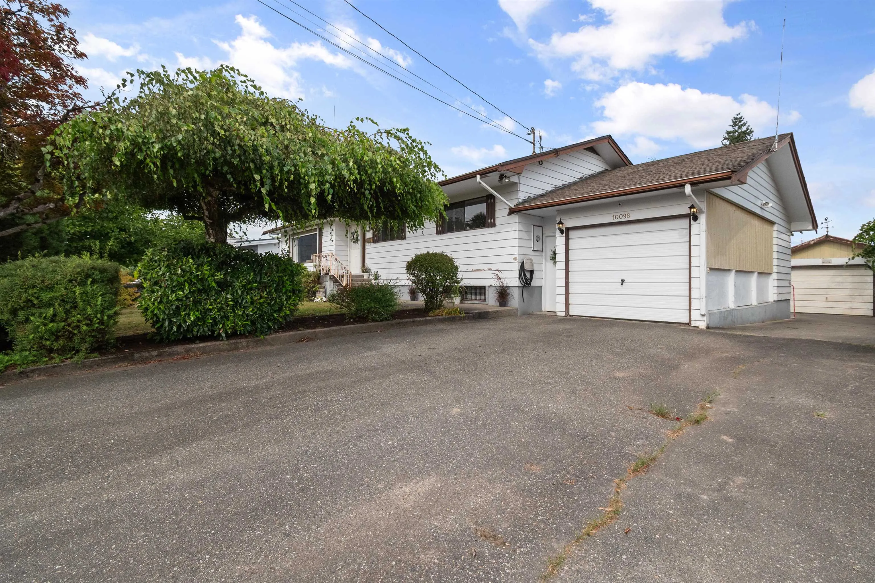 10098 Bonavista Street