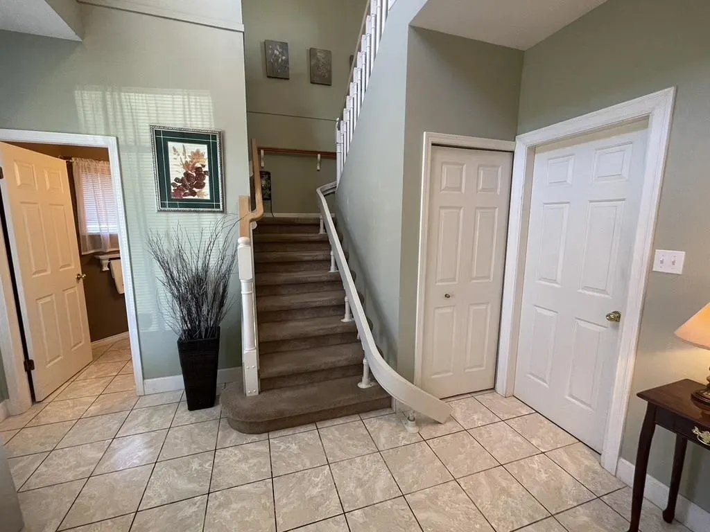8 6031 Francis Road