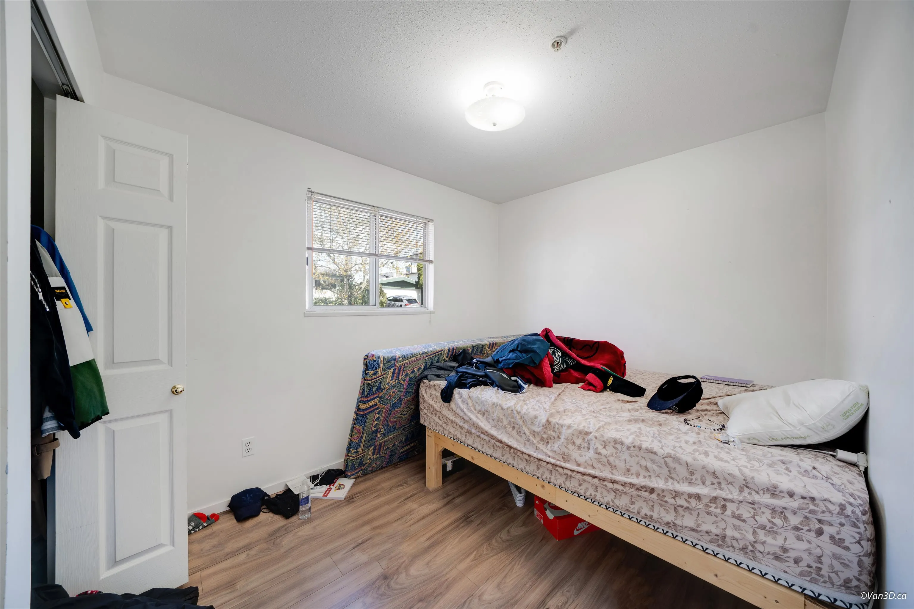 4502 Nanaimo Street