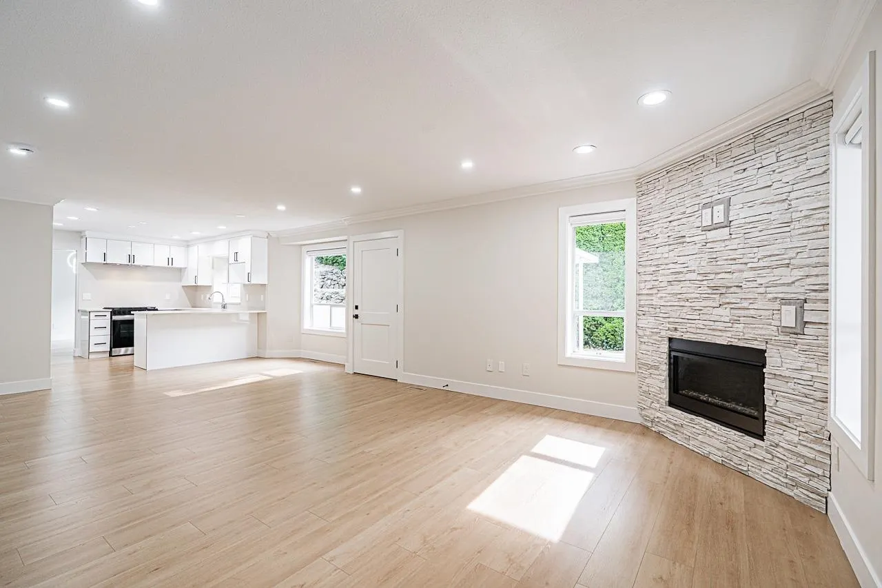 2455 Mountain Drive