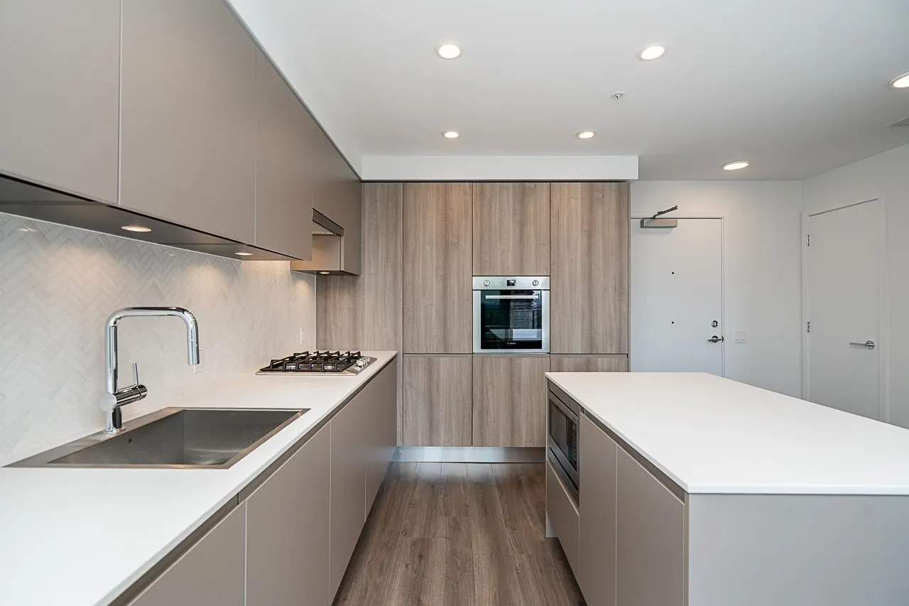 708 3809 Evergreen Place
