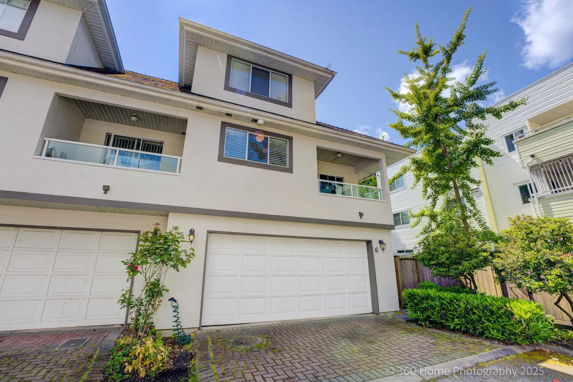 6 5671 Ladner Trunk Road