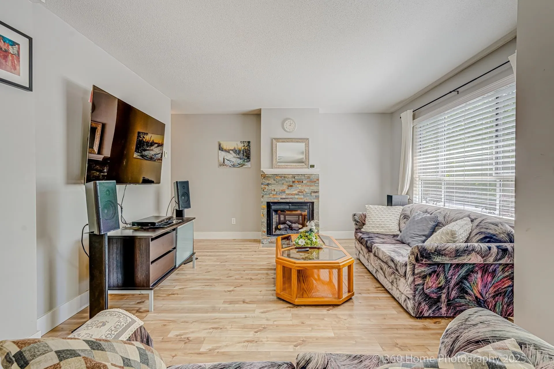 6 5671 Ladner Trunk Road