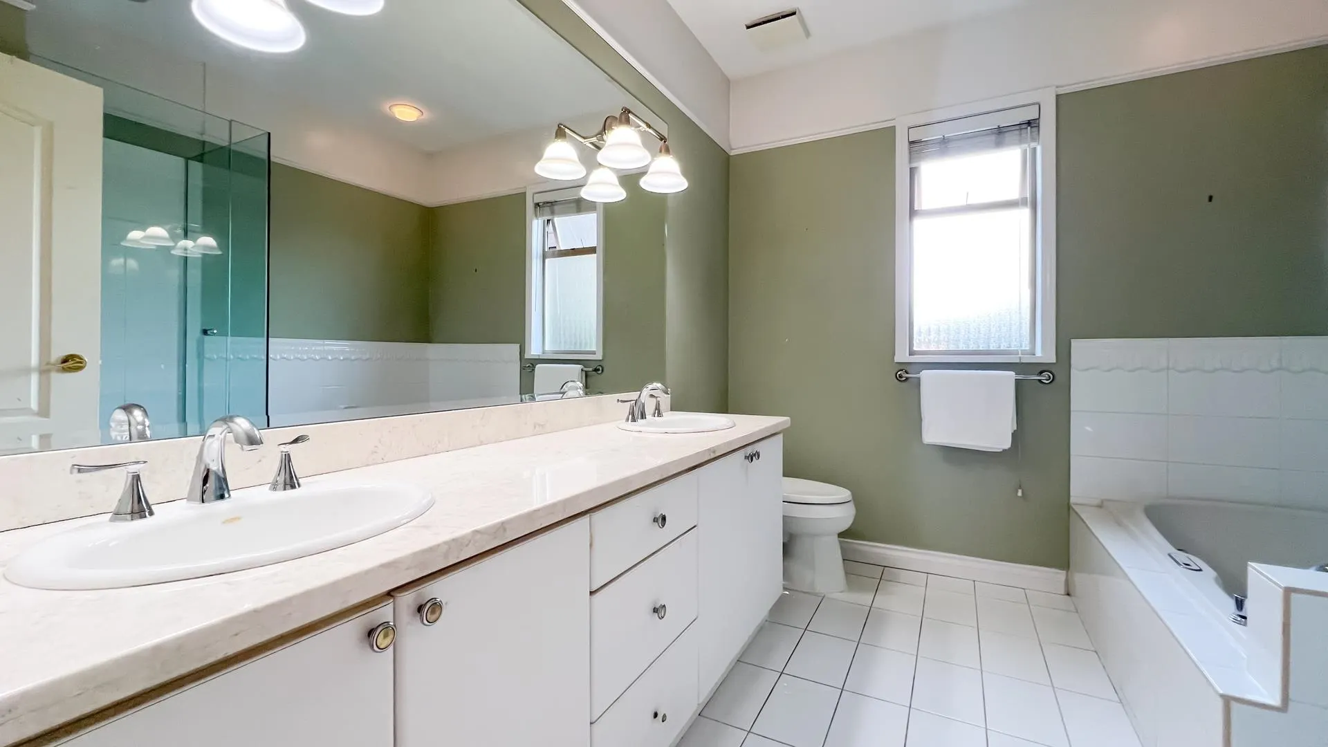 2352 Marine Drive
