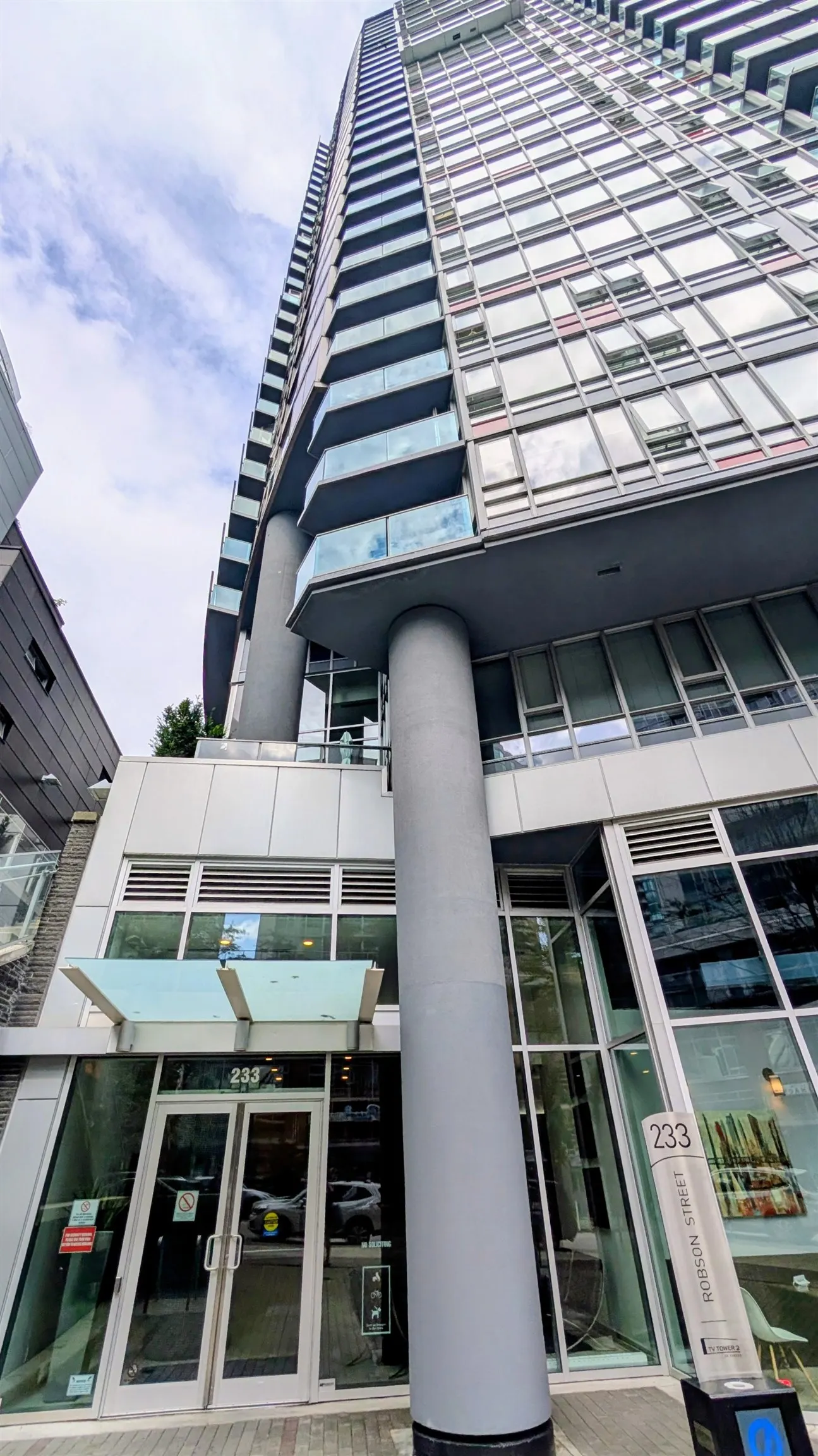 3301 233 Robson Street