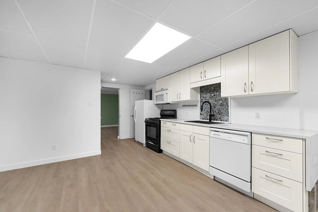 9248 General Currie Road