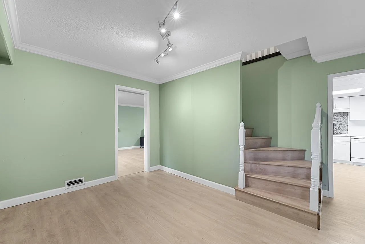 9248 General Currie Road