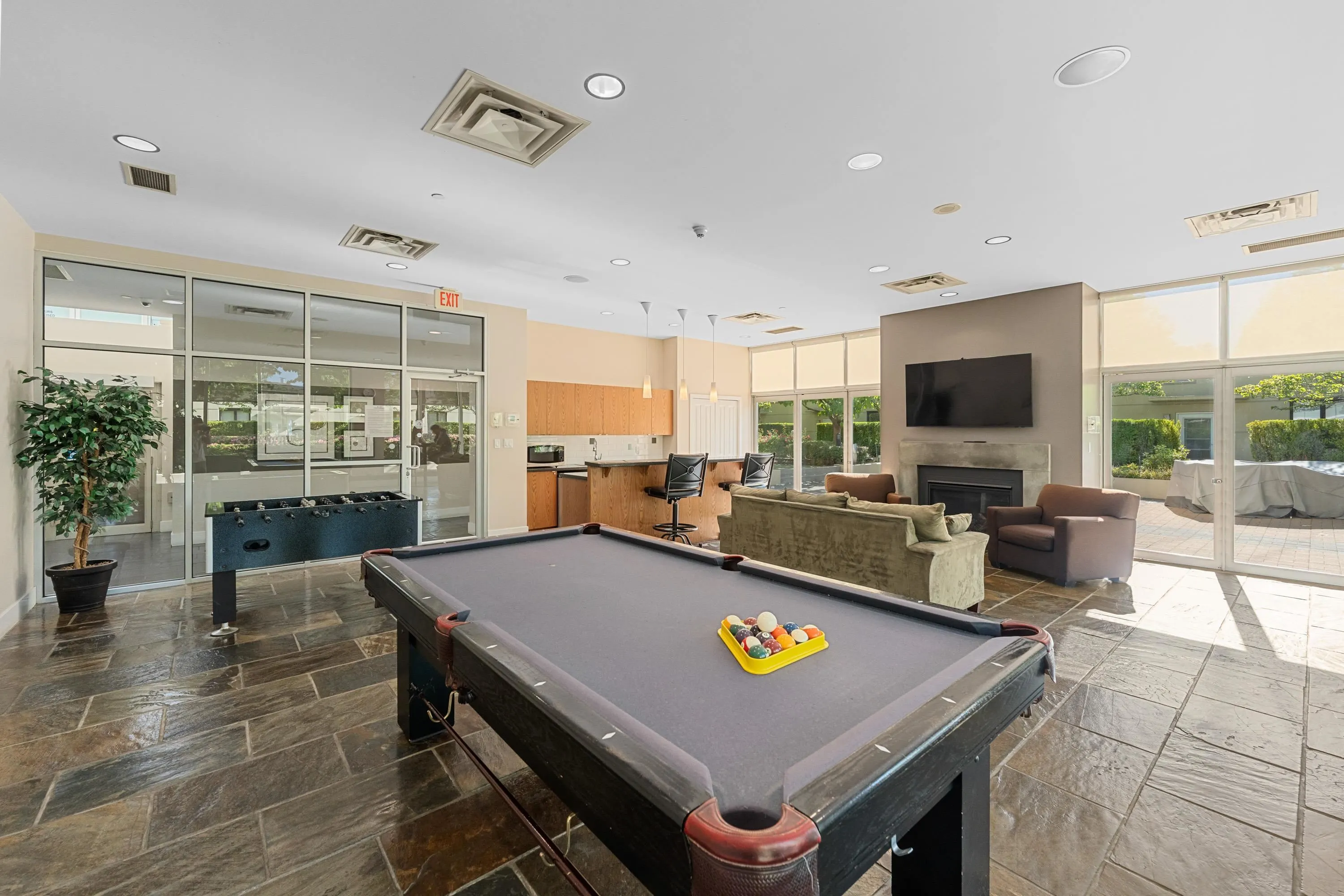 1501 9133 Hemlock Drive