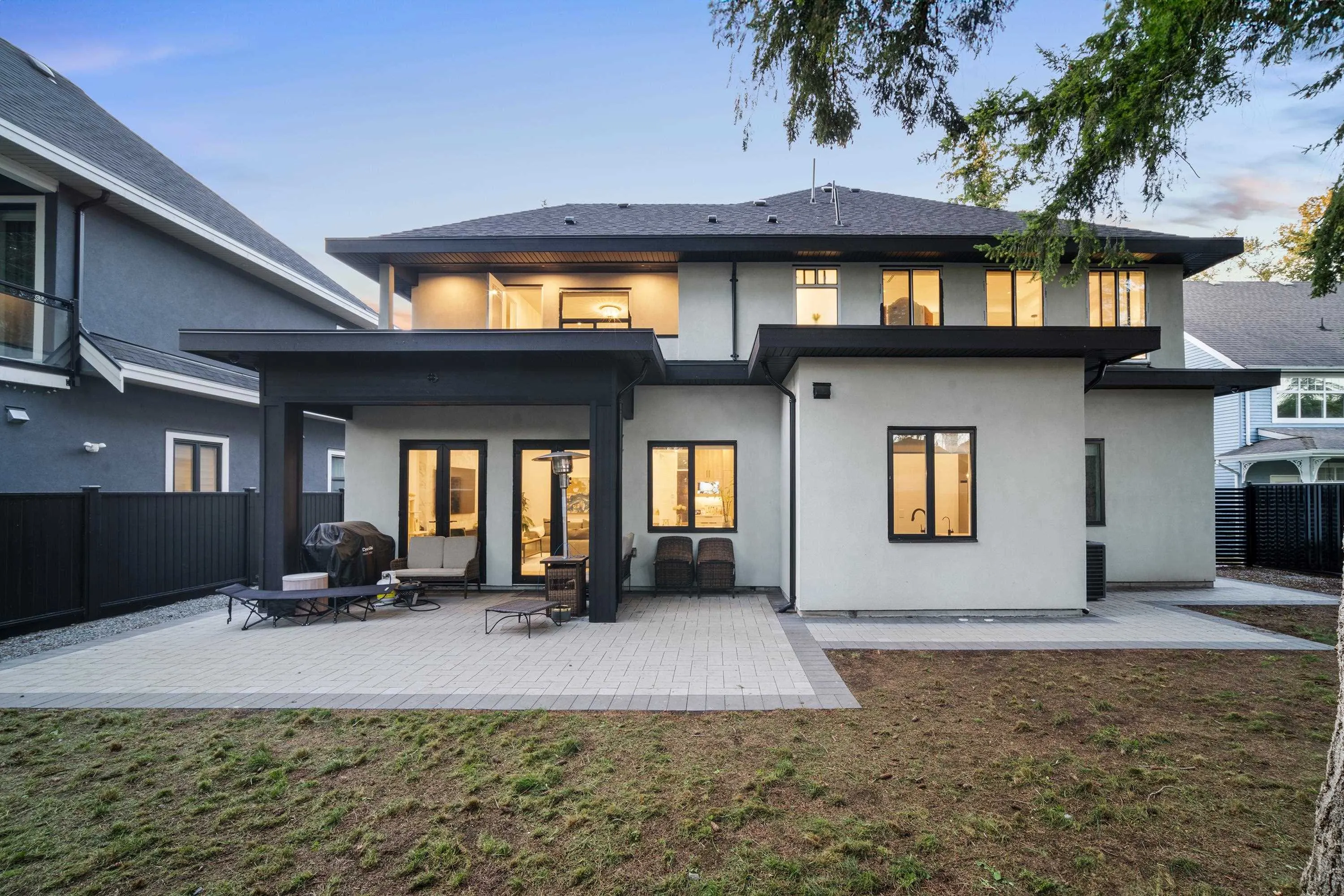 14022 20a Avenue